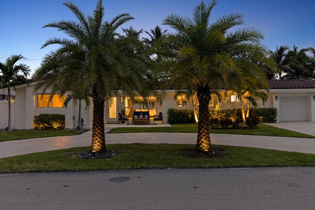 Building Photo - 2862 NE 35th Ct