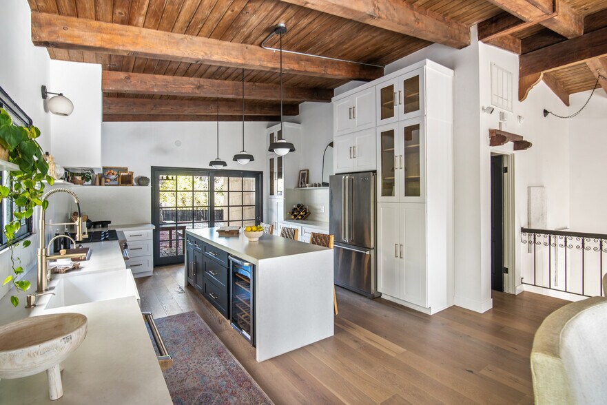 Building Photo - 9265 Thrush Way
