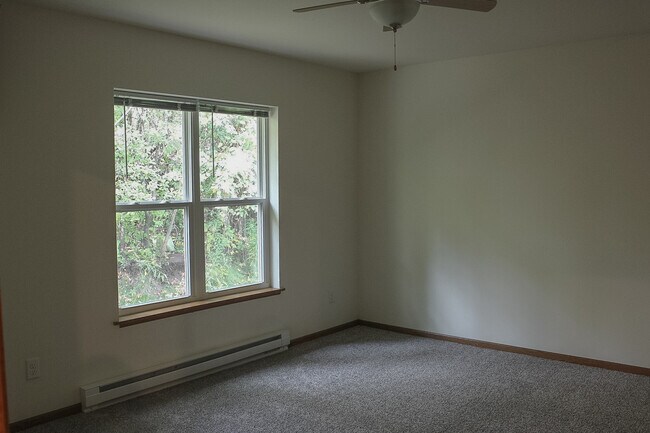 Building Photo - 1223 Salem Dr