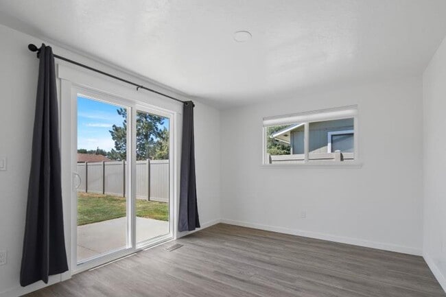 Building Photo - Completely Remodeled 3 Bedroom Duplex with...