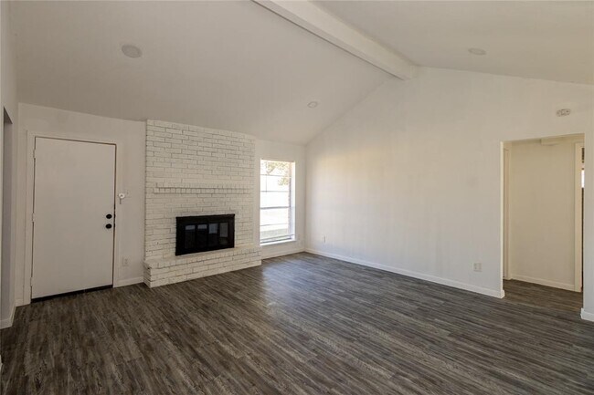 Building Photo - 5720 Meadowview Rd