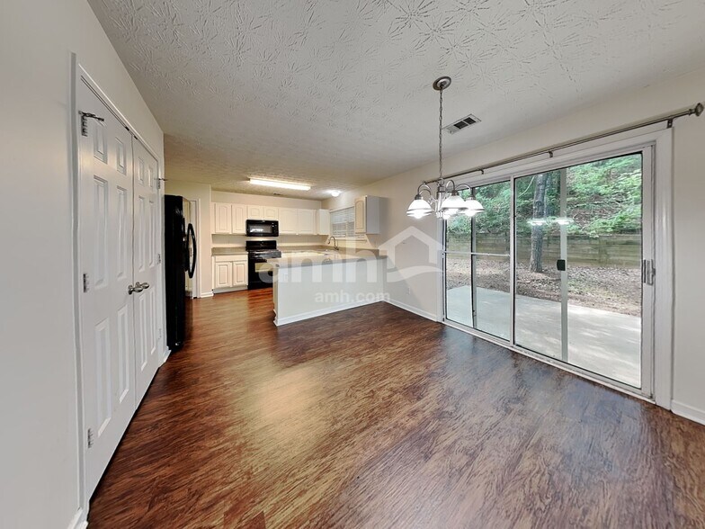 Building Photo - 134 Holly Mill Village Dr