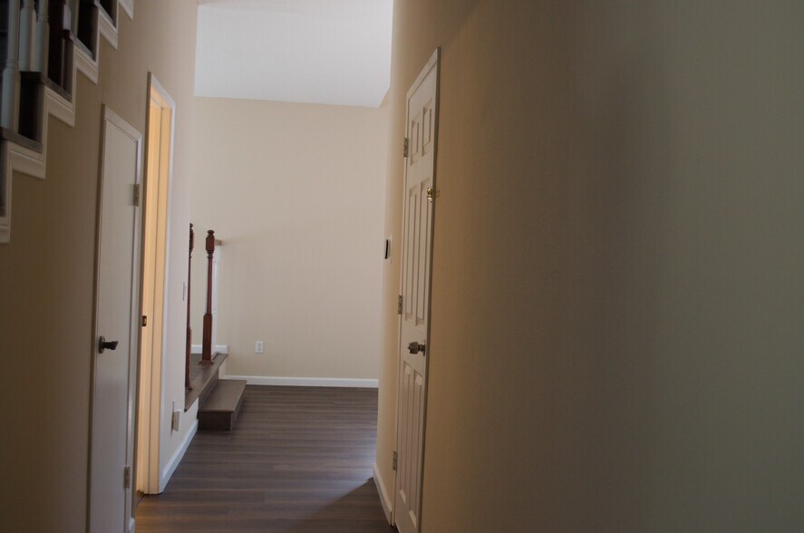 Building Photo - 22234 Miston Dr