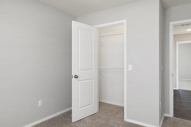 Building Photo - 4 Bedroom Rental in Monett!