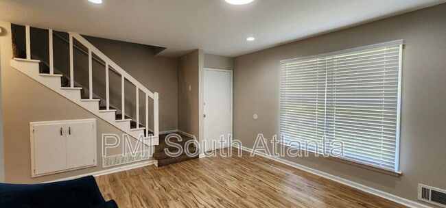 Building Photo - 834 Ridge Ave