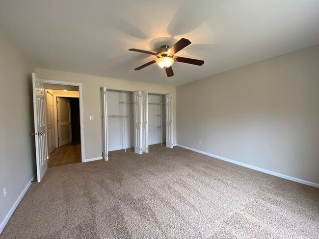 Building Photo - $2,200 | 3 Bedroom, 2 Bathroom Duplex | No...