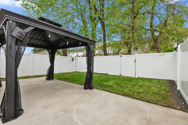 Building Photo - 6420 Thomas Paine Ct