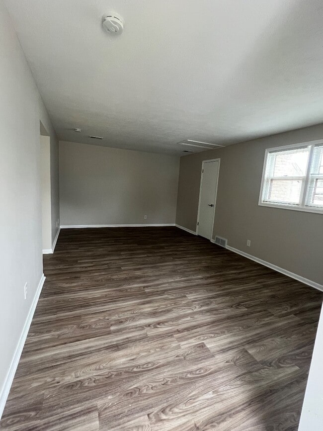 Building Photo - 1902 S 46th St