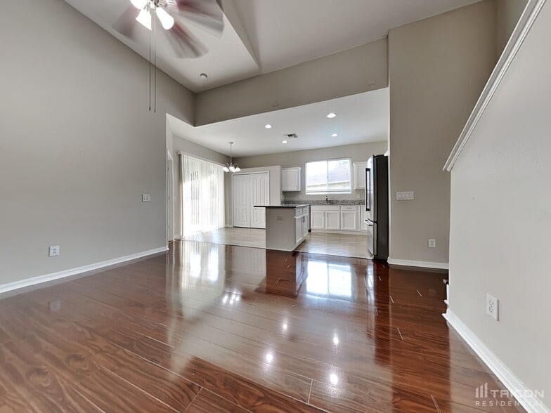 Building Photo - 9346 Black Thorn Loop