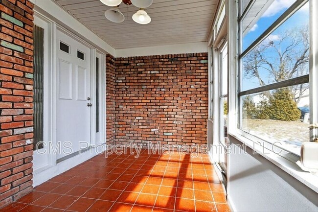 Building Photo - 77 Marsh Ave