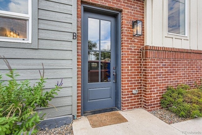 Building Photo - 1280 E Hampden Ave