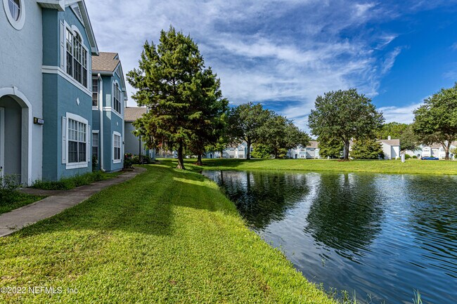 Building Photo - 1717 COUNTY ROAD 220