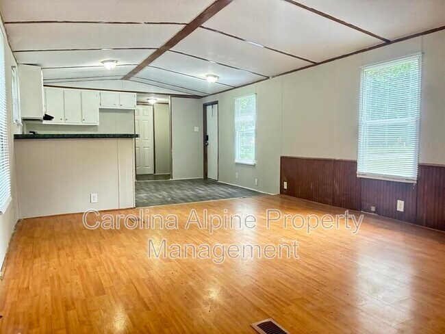 Building Photo - 517 Skylark Ln