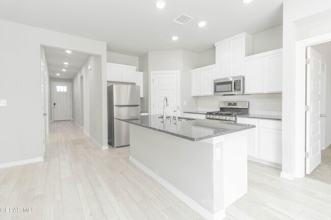 Building Photo - 13821 Madero Dr