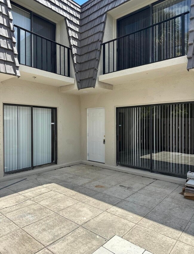 Building Photo - 1827 N Congress Ave