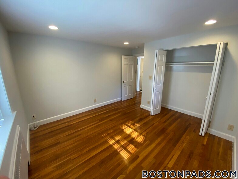 Building Photo - 75 Wyman St