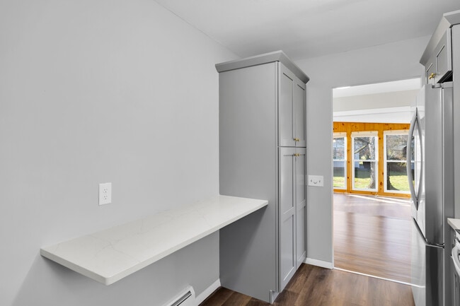 Building Photo - 26 Seminole Cir