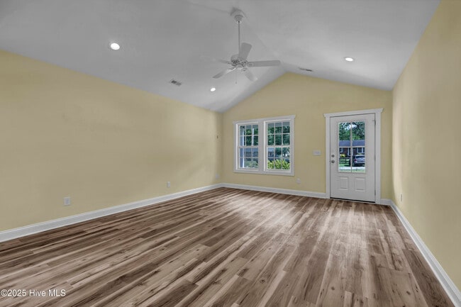 Building Photo - 4009 Alandale Dr