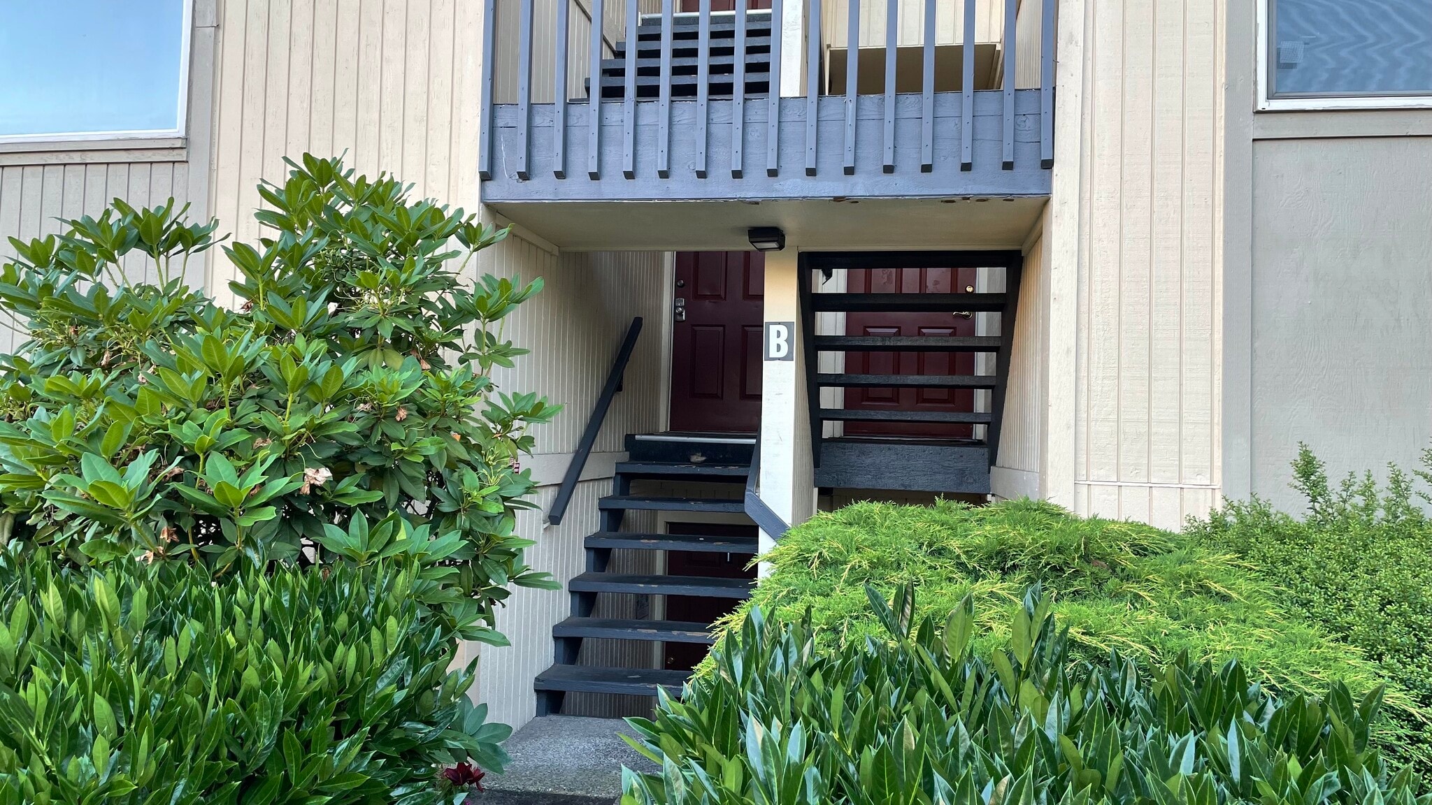 First floor - 31003 14th Ave S