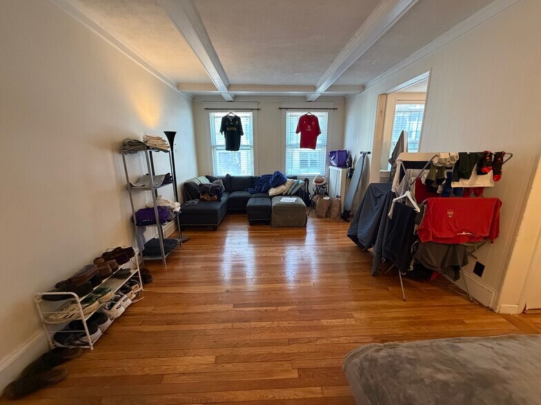 Building Photo - 124 Sutherland Rd