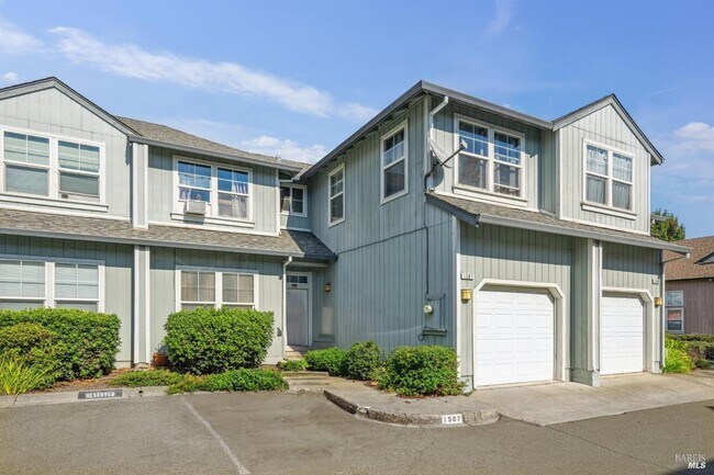 Building Photo - 1507 Pinebrook Pl