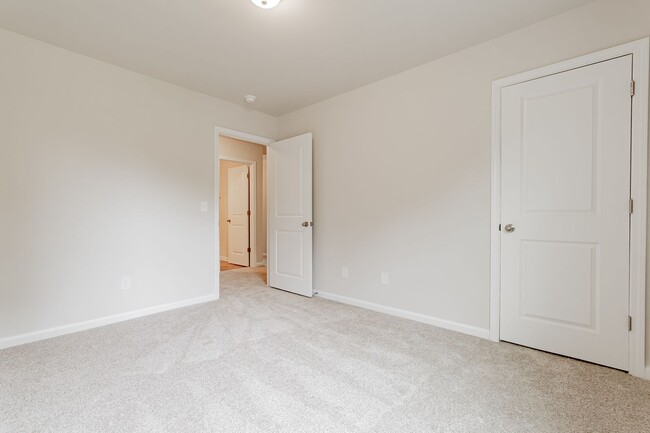 Building Photo - Like-New 4 Bedroom Home in Boulder Ridge –...