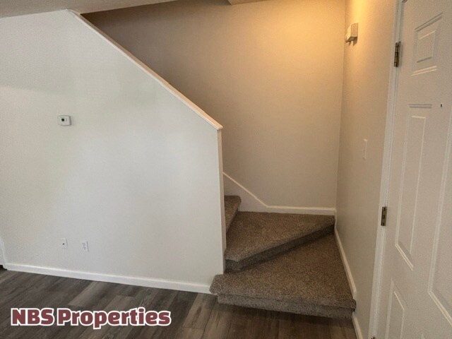 Building Photo - 2920 Colt Dr NE