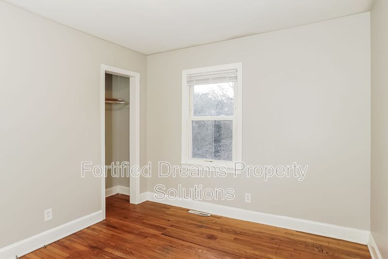 Building Photo - 401 Gregory St SW