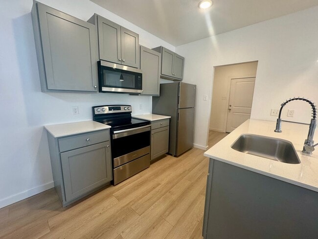 Building Photo - Spacious 3-Bedroom Duplex Near Texas Tech