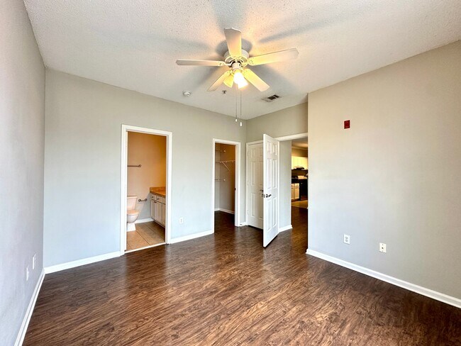 Building Photo - 2 Bedroom, 2 Bath Condo in The Concord West of The Ashley!