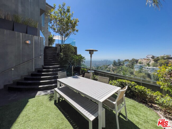 Building Photo - 1764 Viewmont Dr
