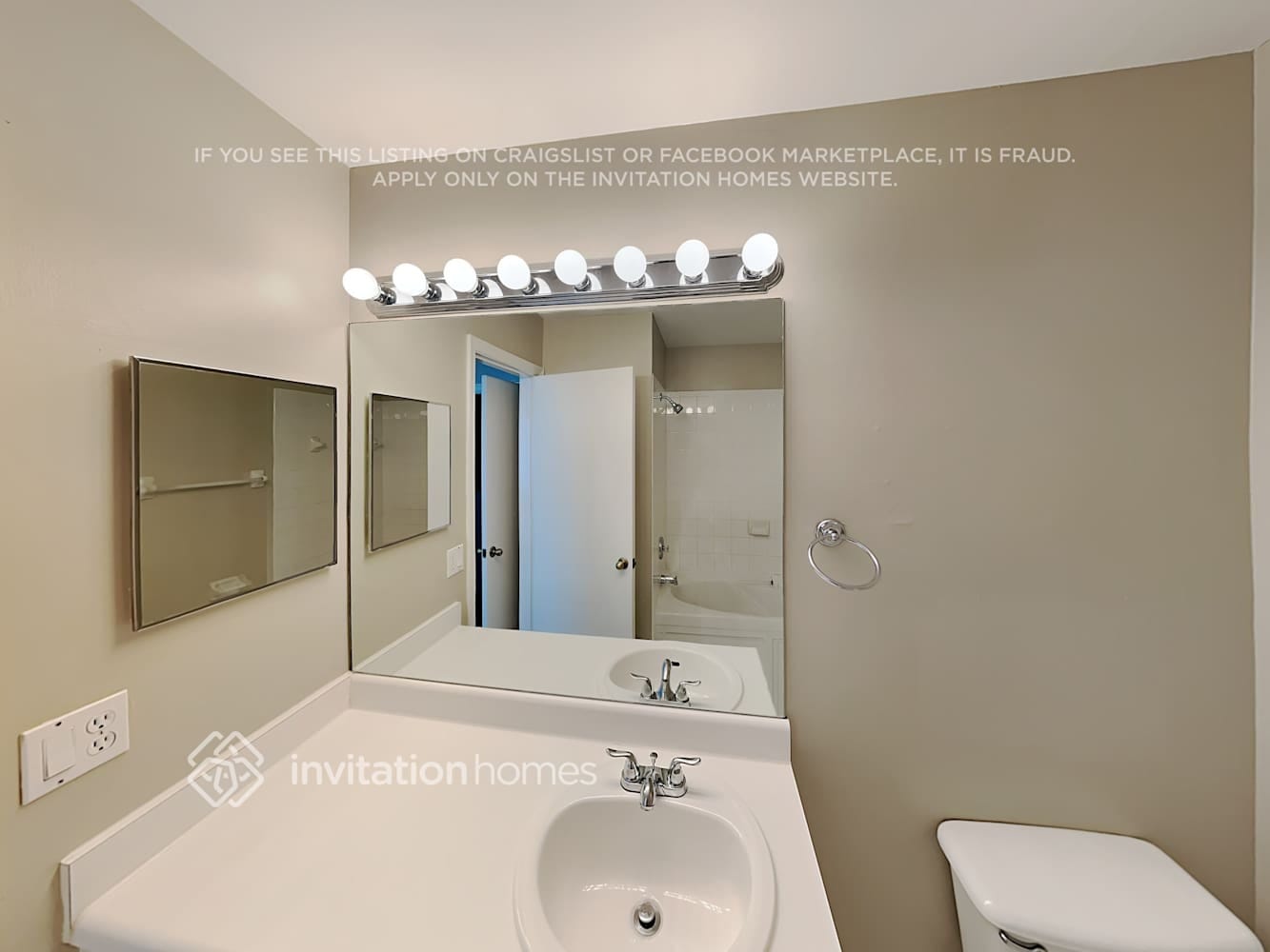 Building Photo - 4728 SW 13th Pl