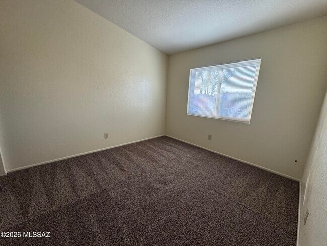 Building Photo - 5200 W Wood Owl Dr