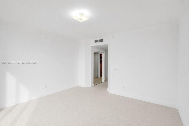 Building Photo - 4775 Collins Ave