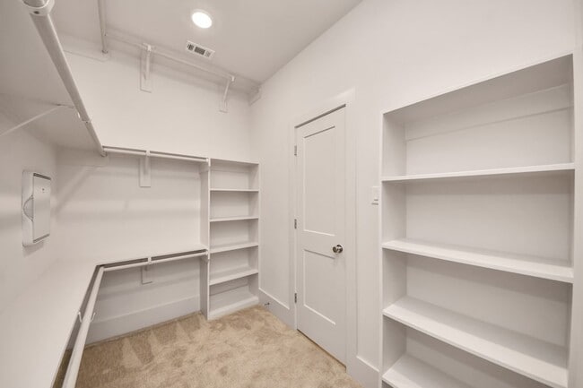 Building Photo - 1044 Homer St