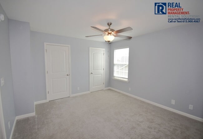 Building Photo - Gorgeous end unit 2 bedroom townhouse with garage! PLUS Loft!