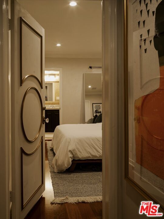 Building Photo - 1219 Sunset Plaza Dr Dr