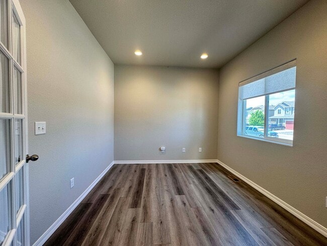 Building Photo - Newer 3 bedroom in Meadowbrook Crossing