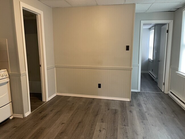 Building Photo - Millpond Manor