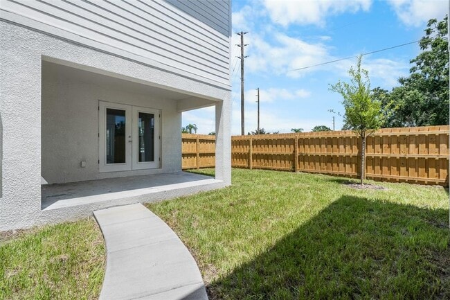Building Photo - 505 43rd St S