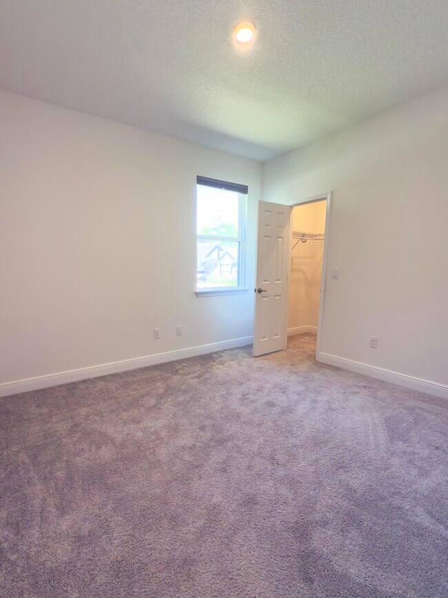 Building Photo - 296 Symphony Way