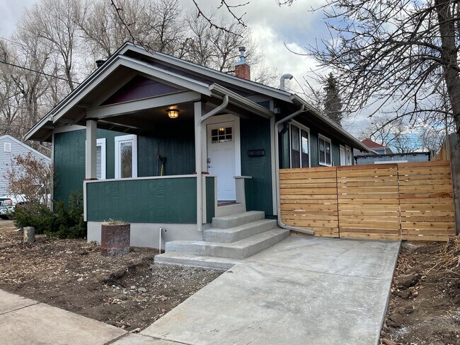 Building Photo - 6 Bedroom/2.5 Bath Home in North Fort Coll...