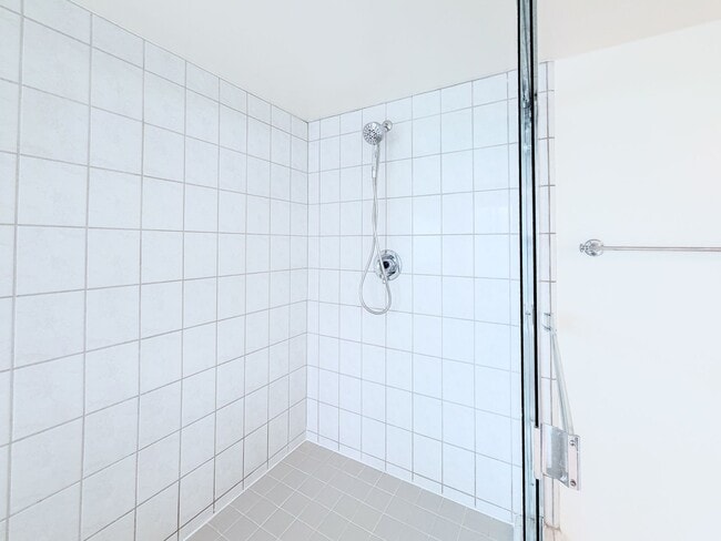 Building Photo - 3525 Sunset Ln