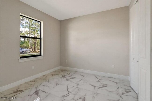 Building Photo - 2436 14th Ave NE