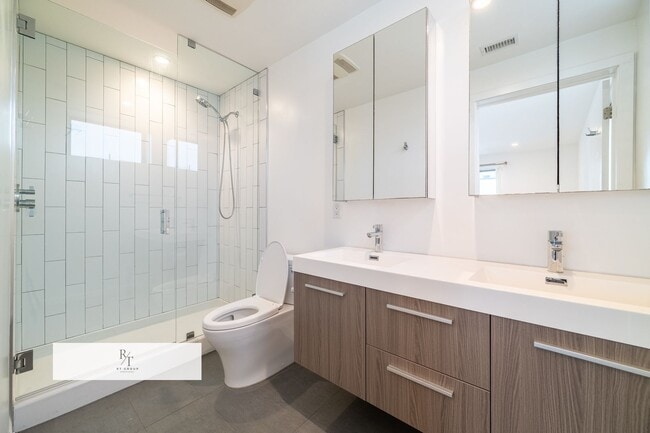 Building Photo - Elegant 3 Bedroom / 2.5 Bathroom Home in LA