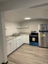 Building Photo - 409 S Madison Ave