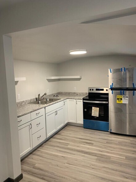 Primary Photo - 409 S Madison Ave