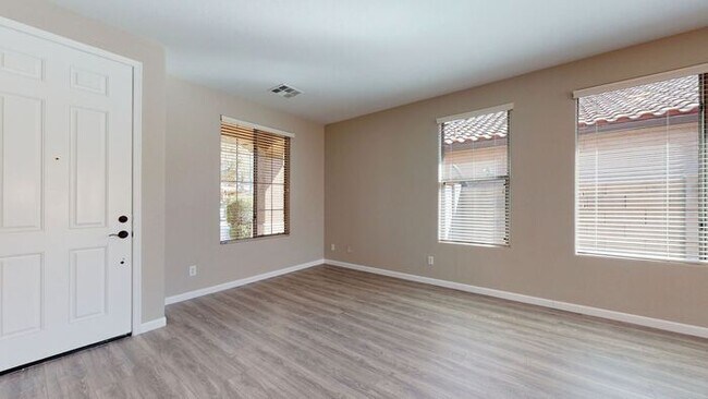 Building Photo - 4125 E Bellerive Dr