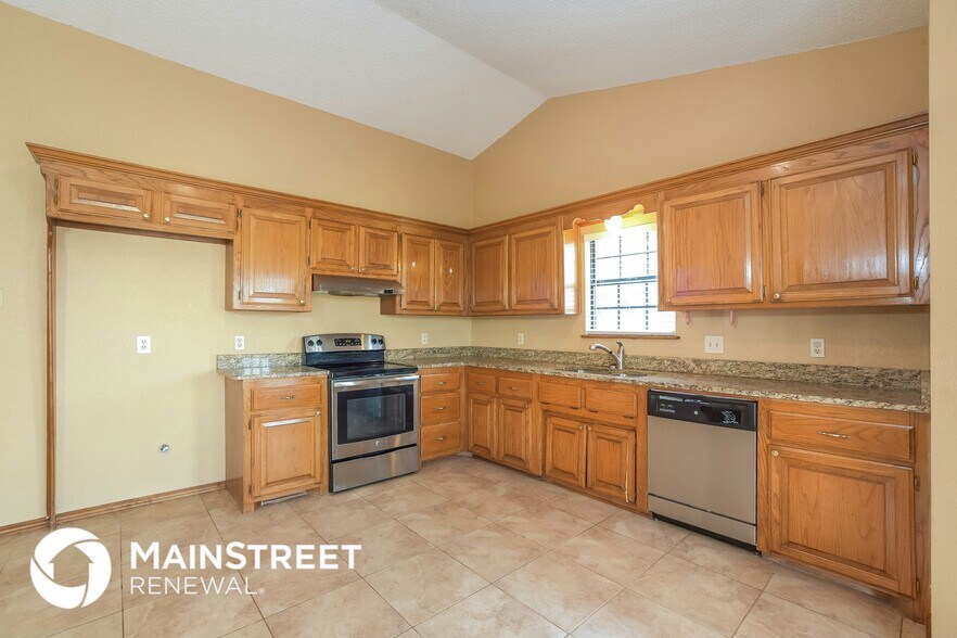 Building Photo - 2713 Amber St