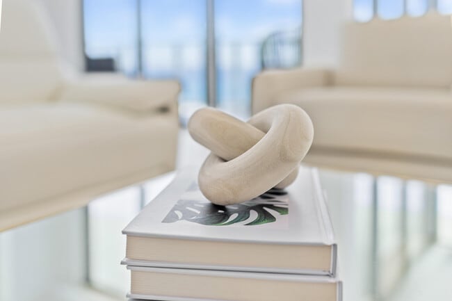 Building Photo - 3100 N Ocean Dr